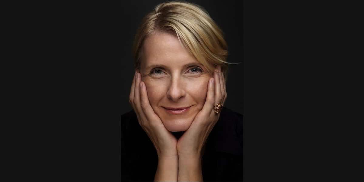 Elizabeth Gilbert headshot