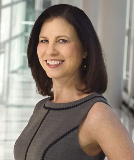 Portrait of Joanne Lipman
