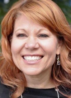 Portrait of Liz Matthews