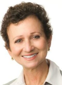 Portrait of Rachel Bloom-Baglin