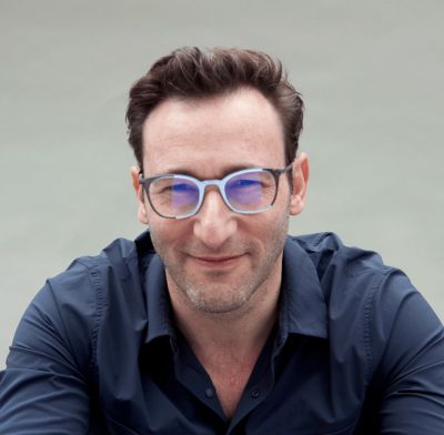 Portrait of Simon Sinek